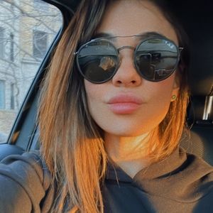 Meet your Posher, Daniela